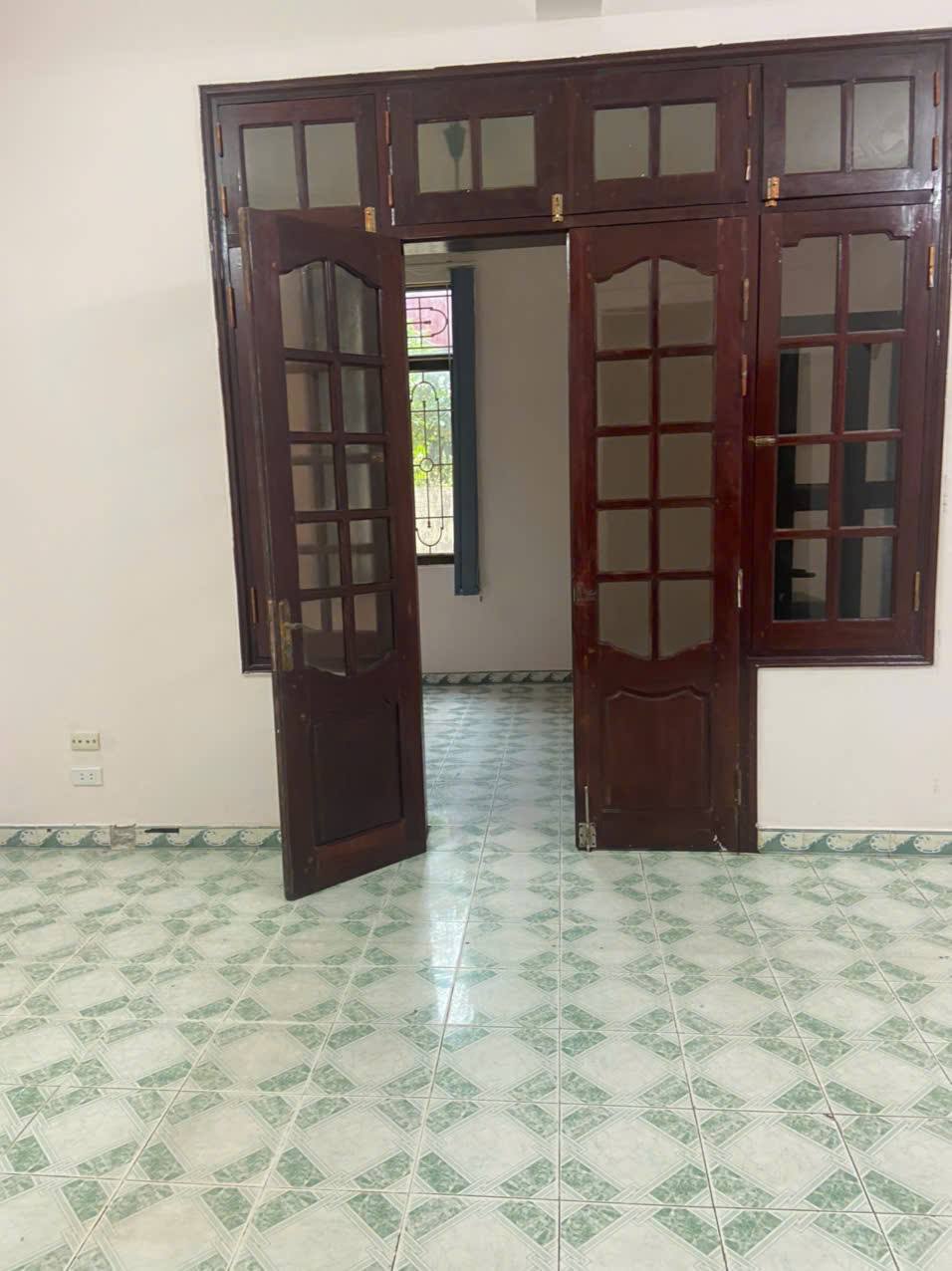 Cho thuê nhà Nguyễn Chí Thanh làm CHDV, ở gđ, nhóm 3 tầng x 128m2, 28 Triệu - Ảnh 2